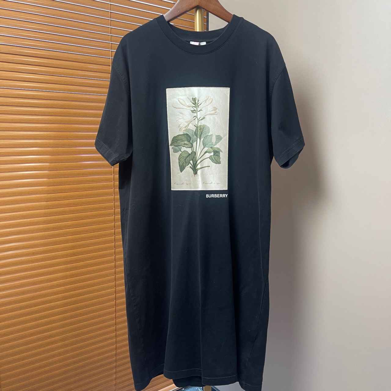 95新 BURBERRY/博柏利 （原）ss22植物印花长款t恤/S码/SI500586