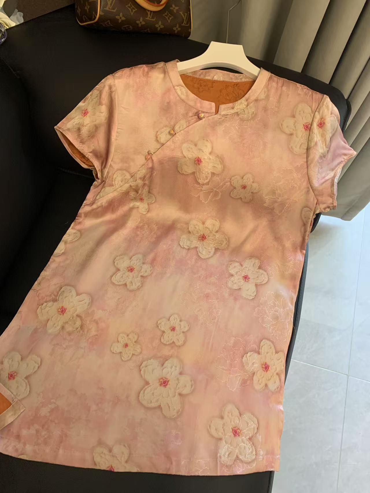 九月  小花朵-奥黛 新中式提花百搭宽松时尚无袖气质马甲裙