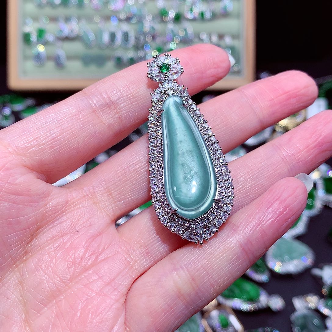 【闪购商品】翡翠吊坠(不含链)未镶嵌