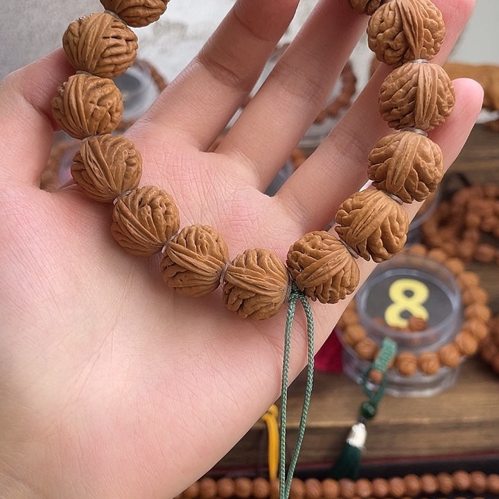 文玩核桃手串18刺龙