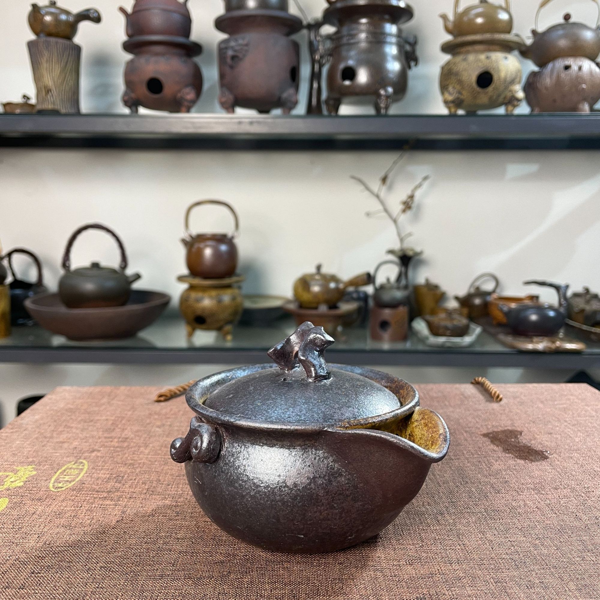 200cc粗陶实用手抓壶