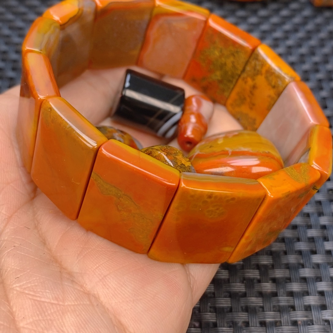 玛瑙/玉髓颈饰未镶嵌M***o