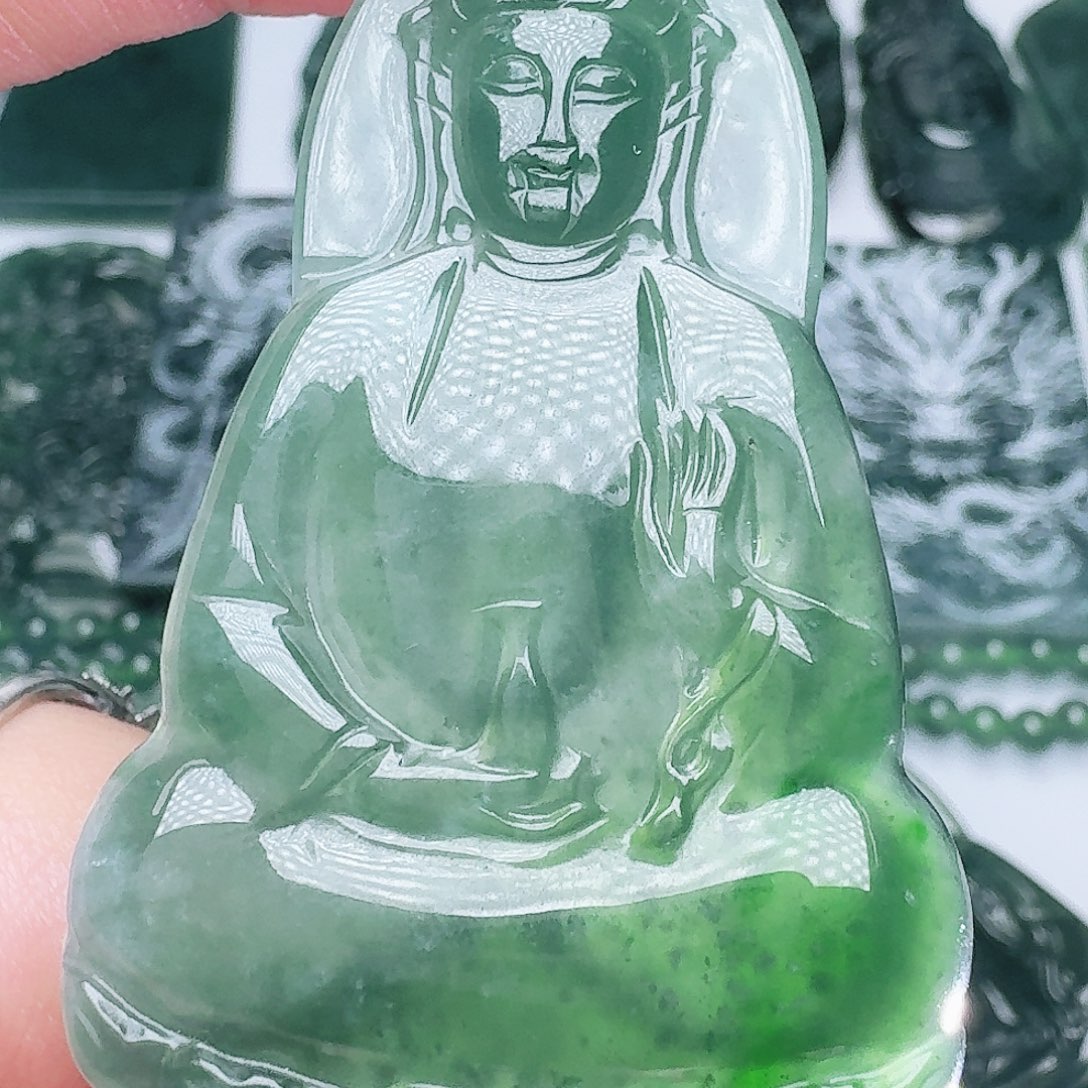 翡翠未镶嵌颈饰111