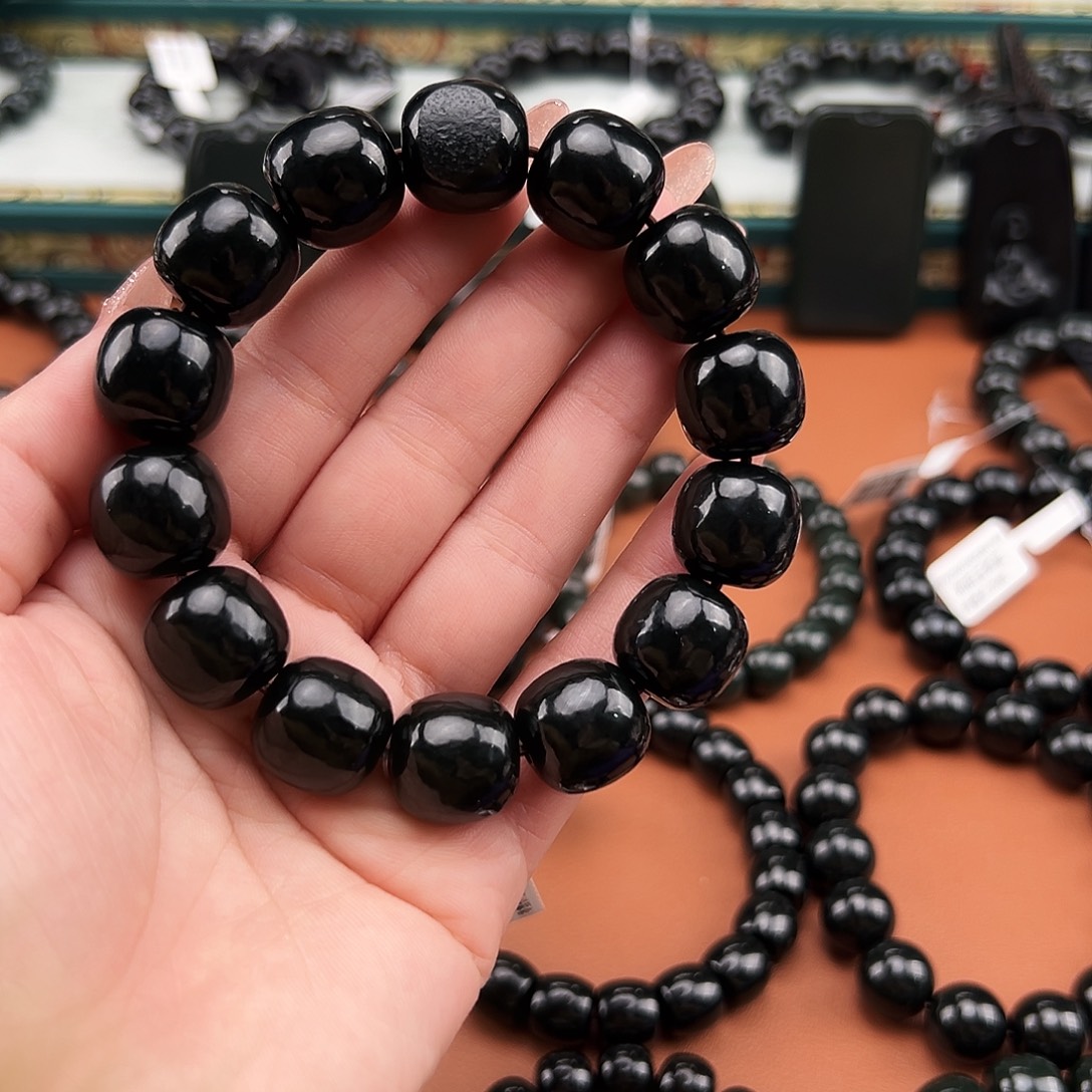 q***1和田玉未镶嵌手串