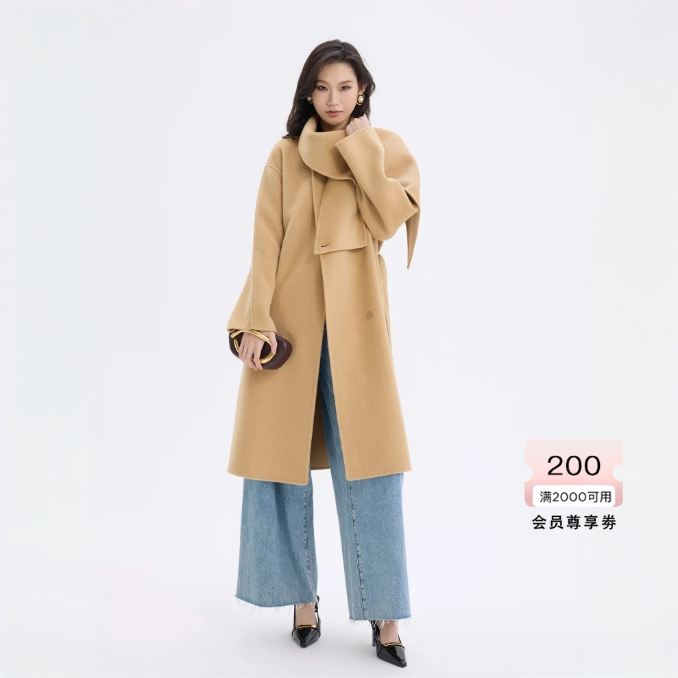bebe2025秋冬新款女士气质含绵羊毛围巾领长袍系带大衣外套372102