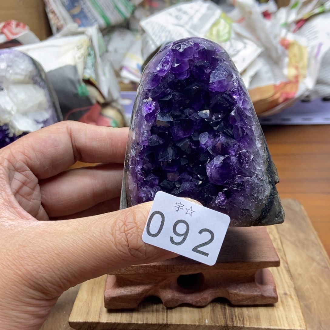 紫晶天然水晶摆件未镶嵌