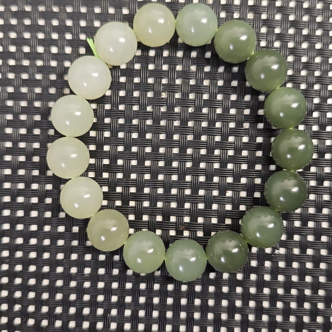 和田玉未镶嵌手串