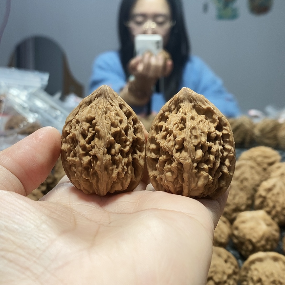 桃核吊坠蚂蚁王34+