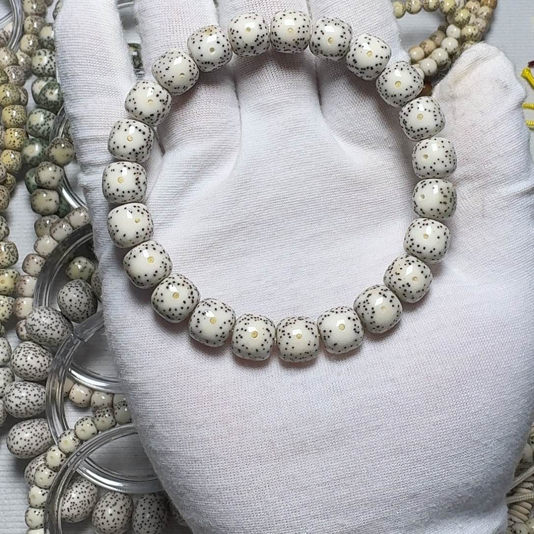 星月菩提手串原生态石玉料骨瓷白卡10月朗星稀手串