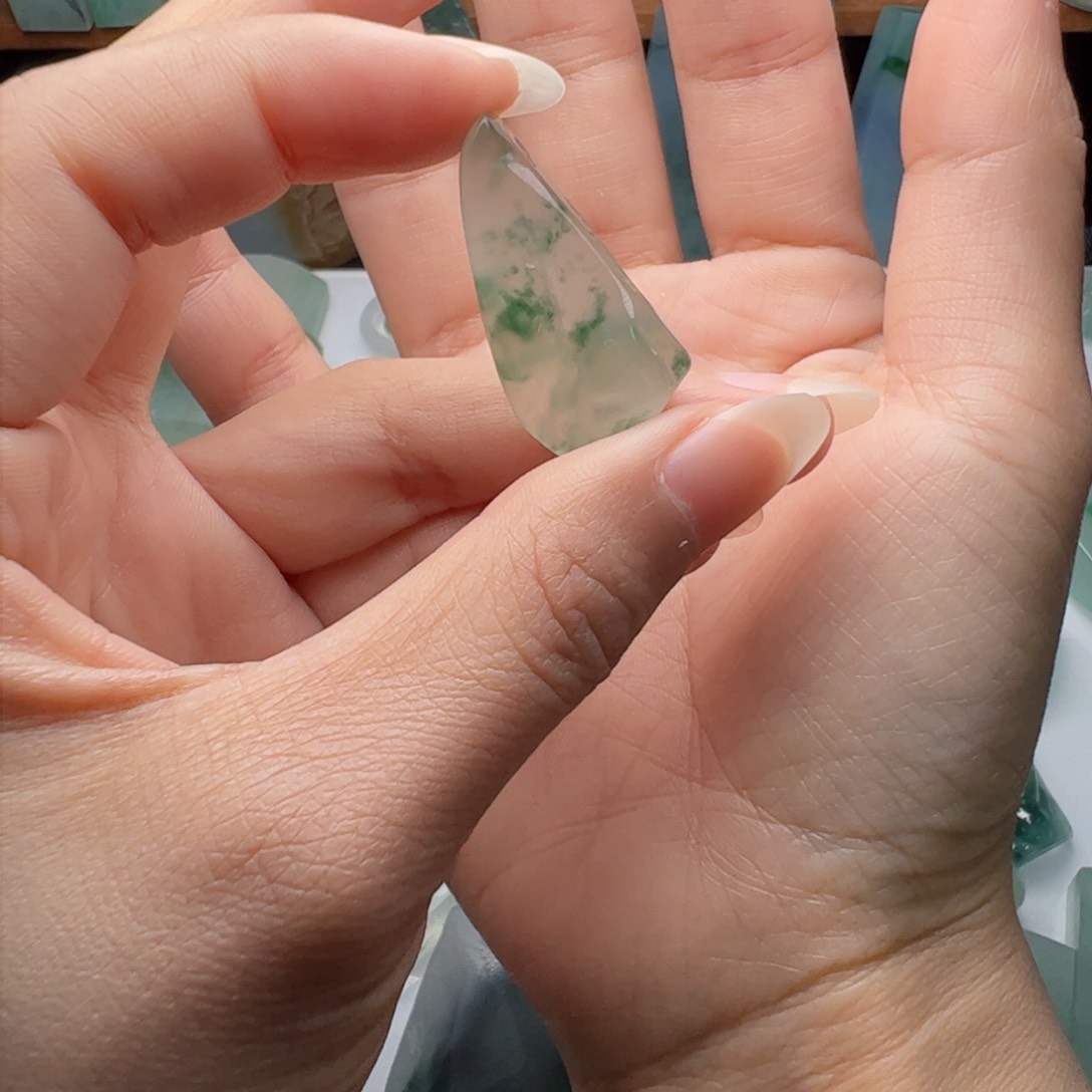 未镶嵌定制翡翠不包工