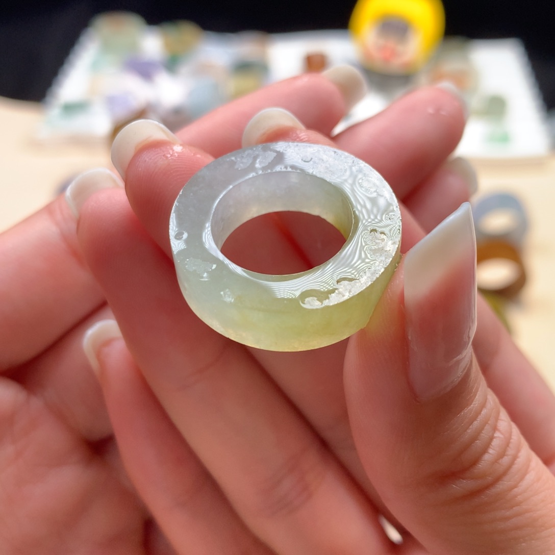 定制翡翠未镶嵌翡翠冰黄飘花 微微瑕9-15#