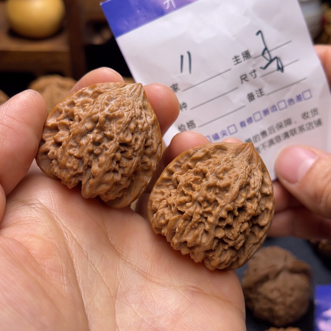 桃核把件36百花山。  梦。  