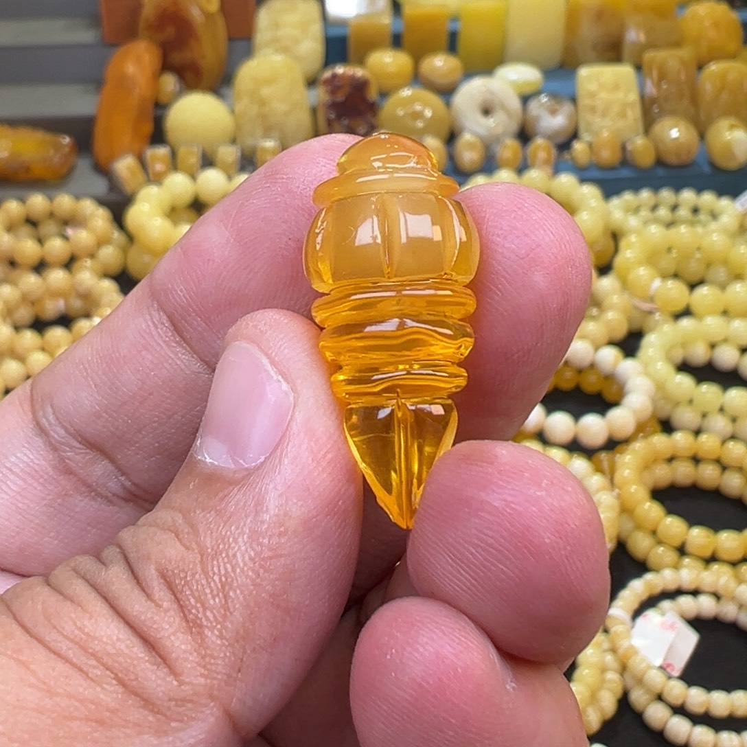 蜜蜡未镶嵌裸石2.85克