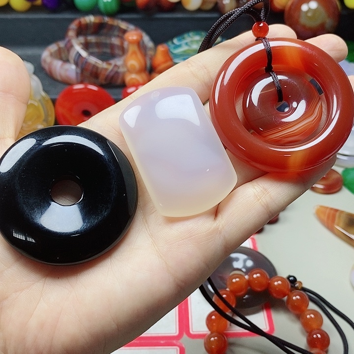 未镶嵌吊坠(不含链)玛瑙/玉髓余****人
