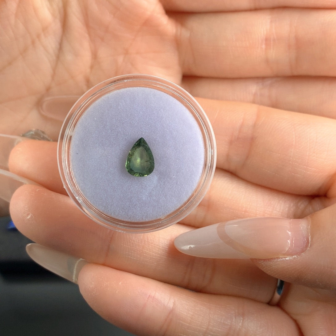 蓝宝石裸石未镶嵌1ct