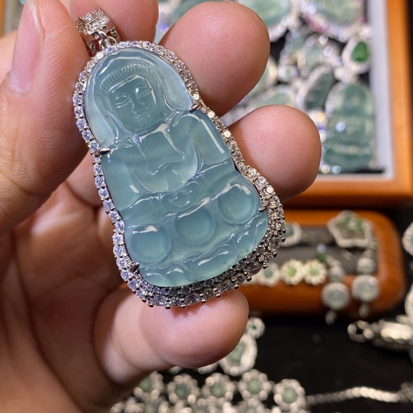 【闪购商品】翡翠颈饰未镶嵌天然