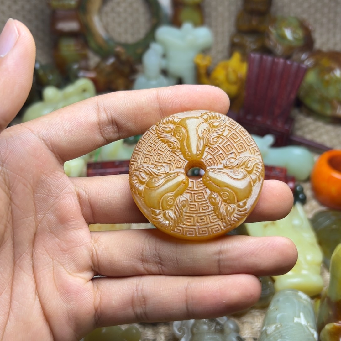 未镶嵌蛇纹石玉颈饰