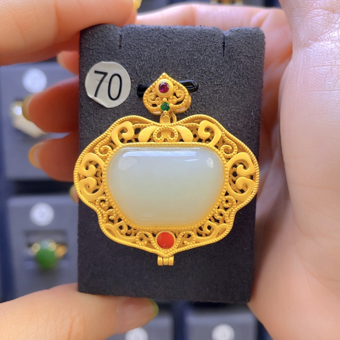 和田玉颈饰银S925镀金镶嵌