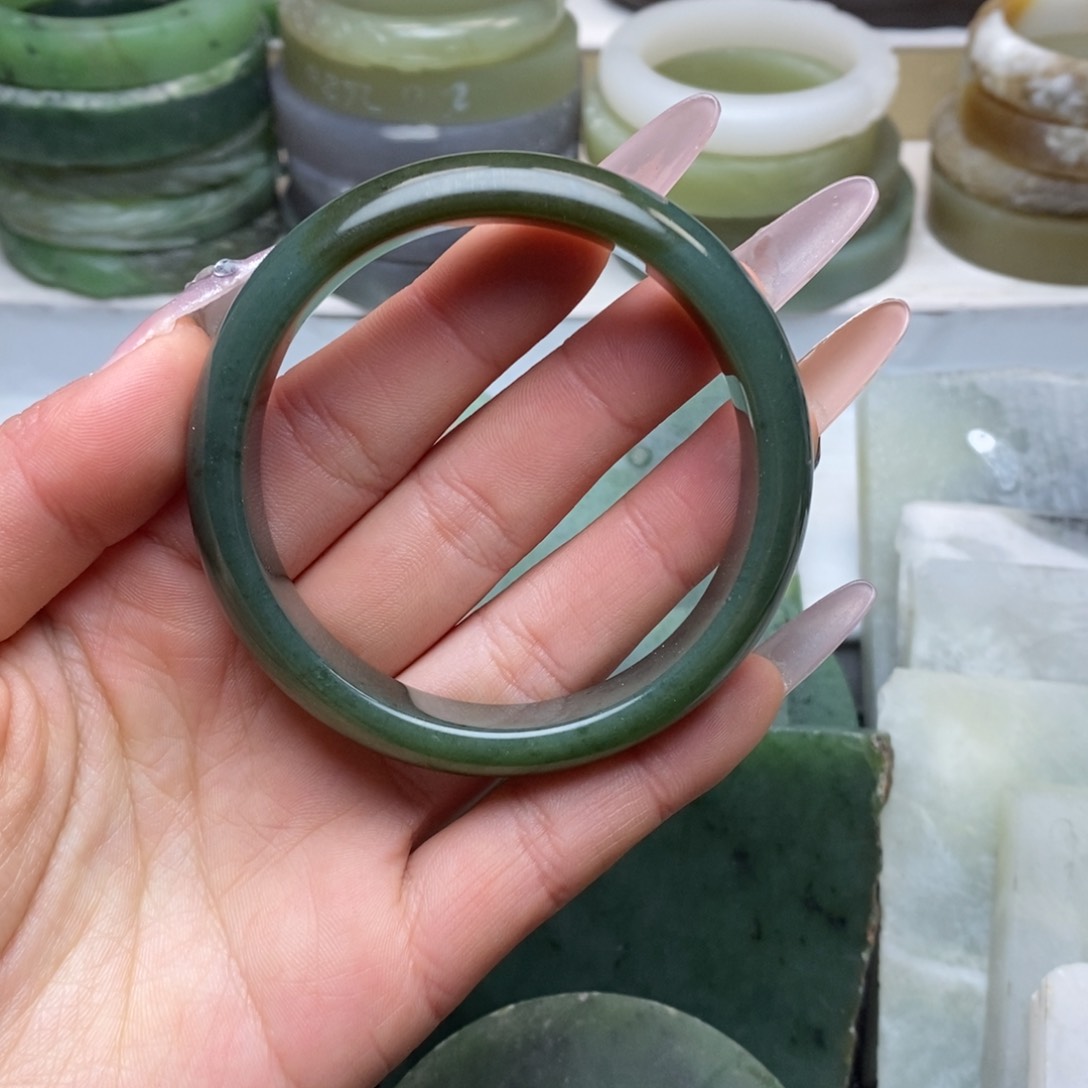 【闪购商品】和田玉手镯未镶嵌成品