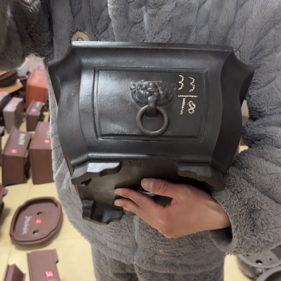 紫砂花盆呜呜呜呜