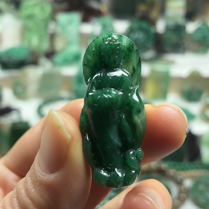 独山玉未镶嵌吊坠