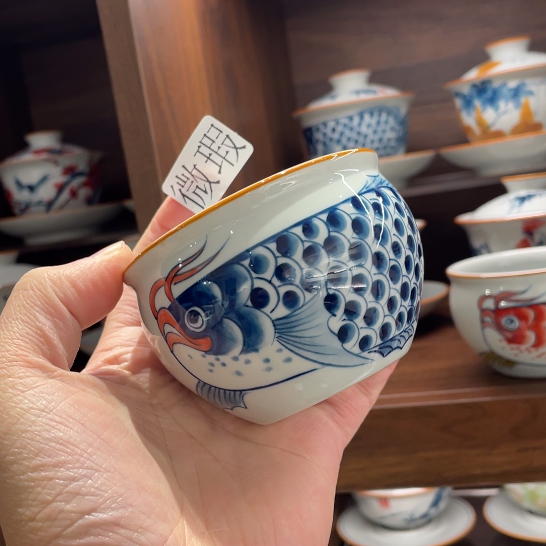 釉下手绘茶具微瑕