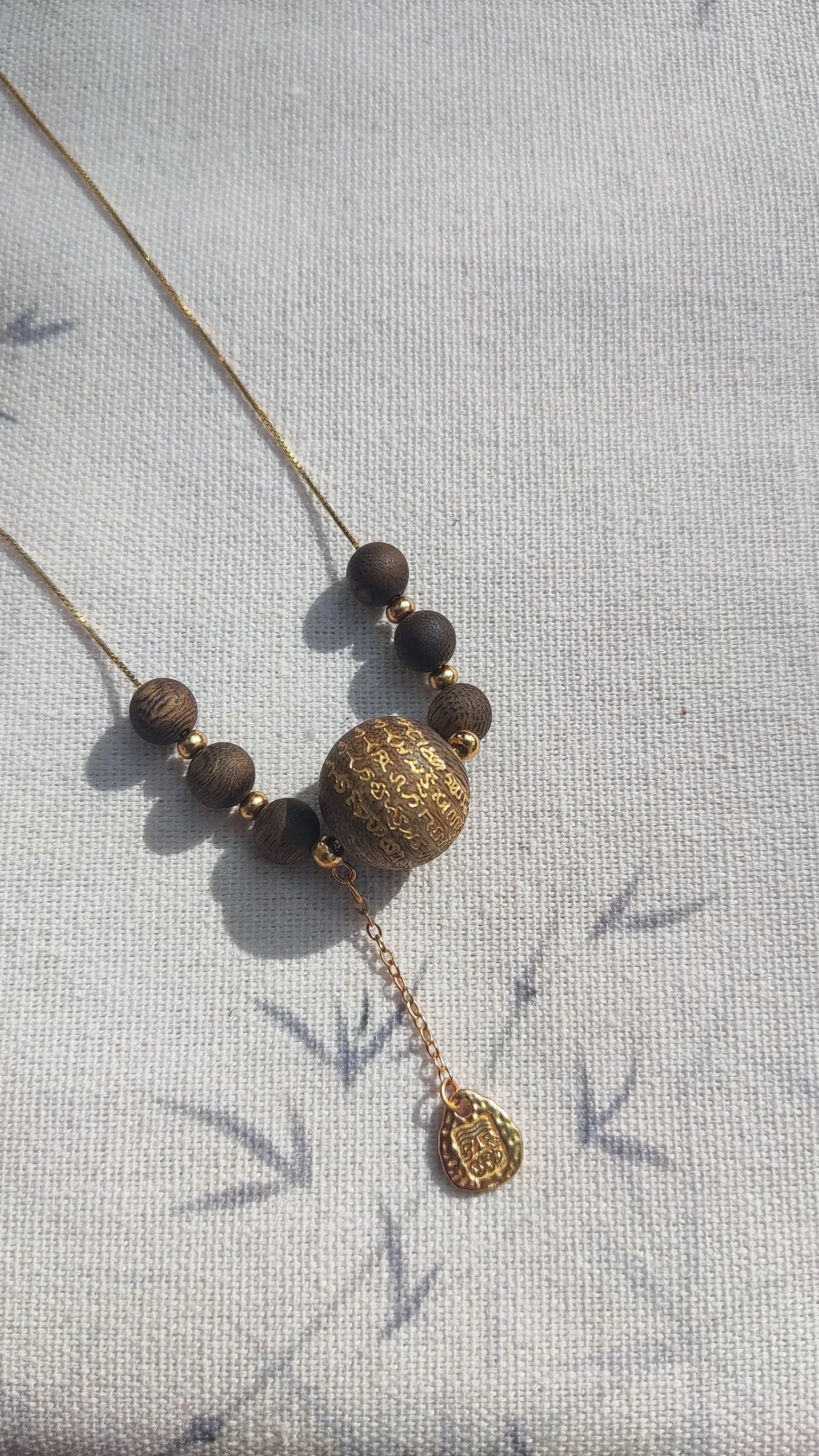 沉香五经纳福-沉香棋楠圆珠项链多样性发其一