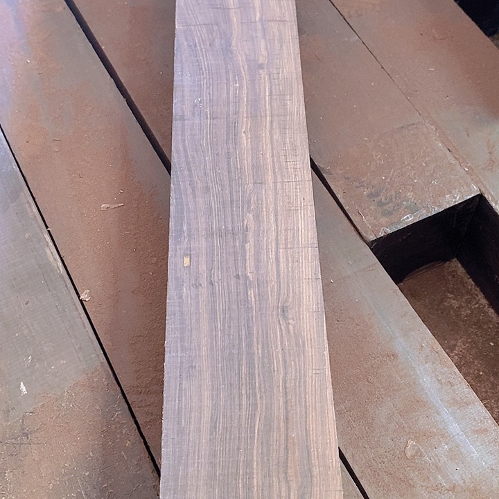 东非黑黄檀（紫光檀）无事牌又**烟刨子料