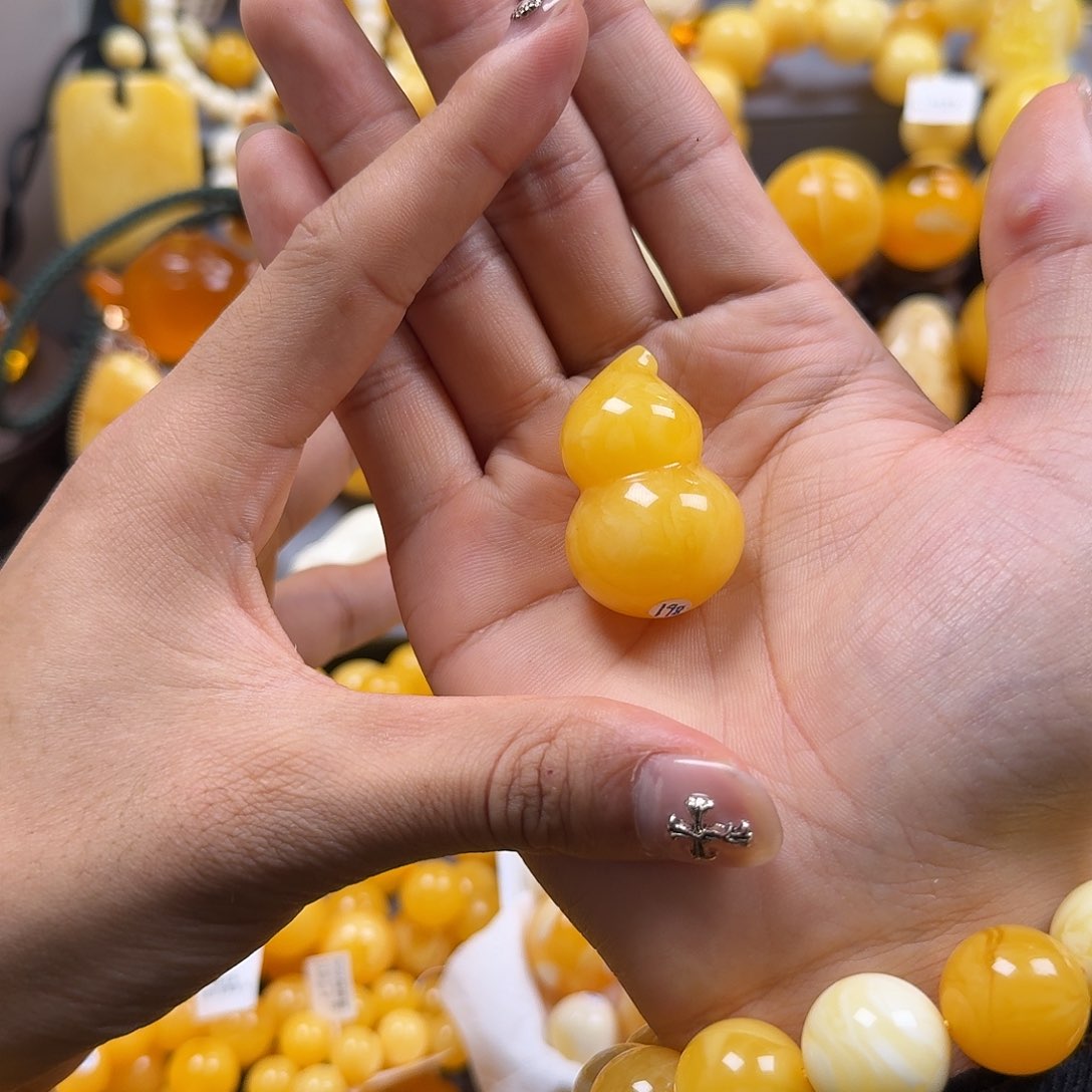 琥珀珠宝奇石未镶嵌