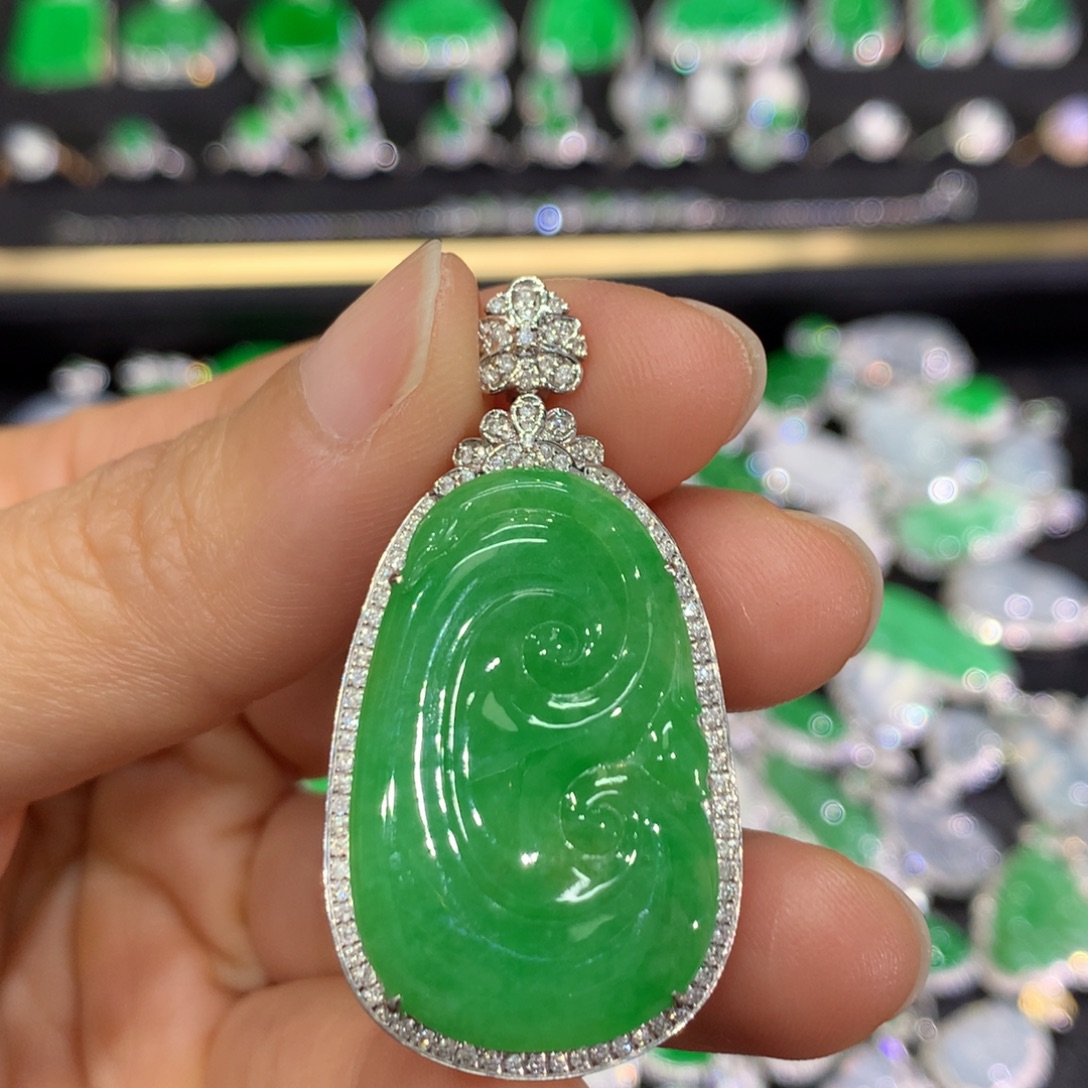 翡翠18K金镶嵌吊坠(不含链)