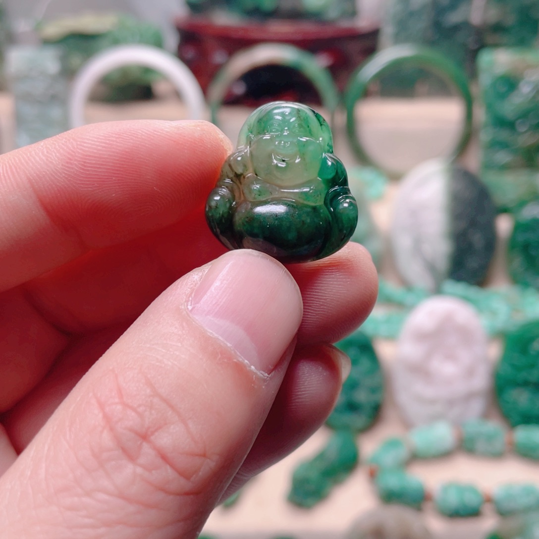 独山玉未镶嵌颈饰