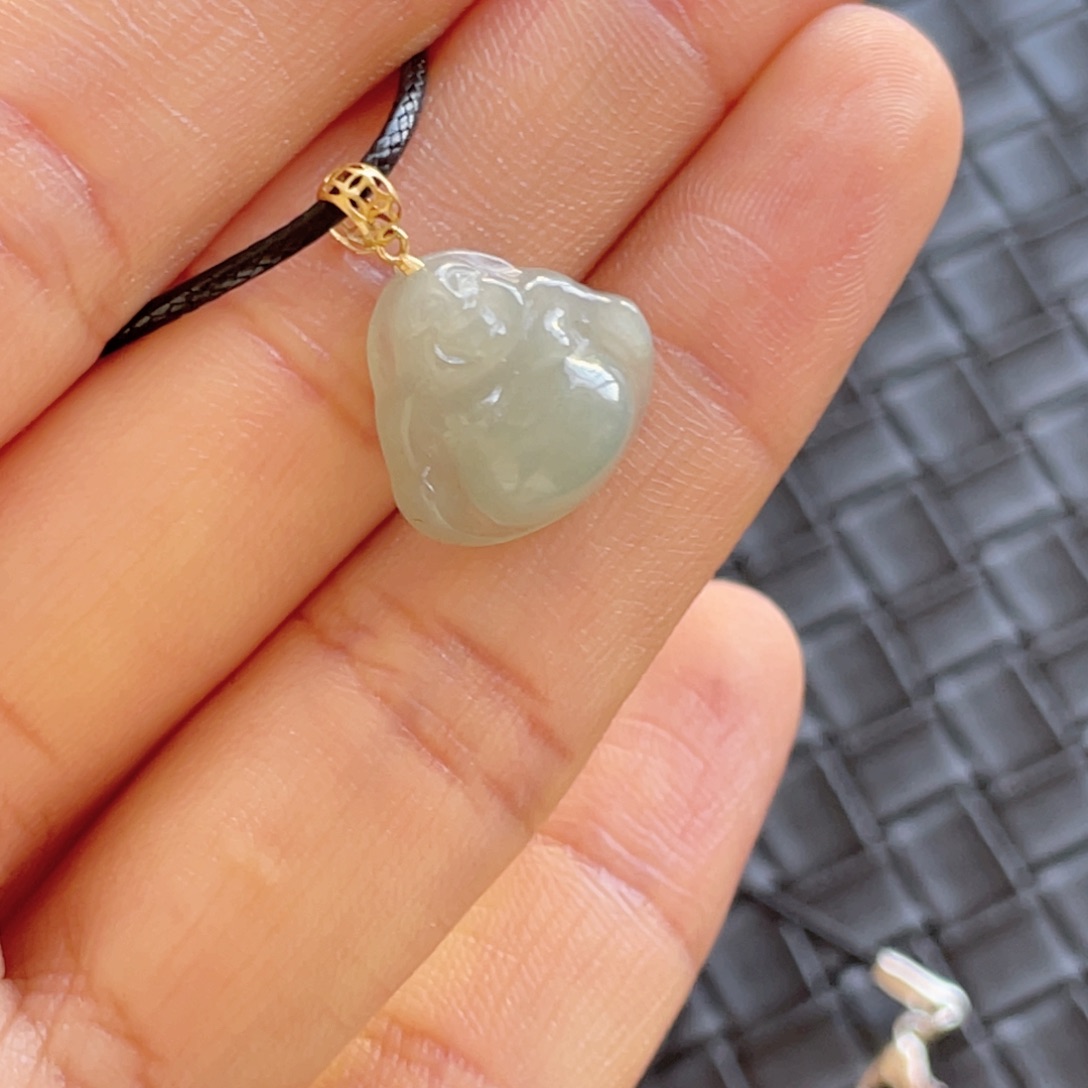 翡翠颈饰18K金镶嵌小佛