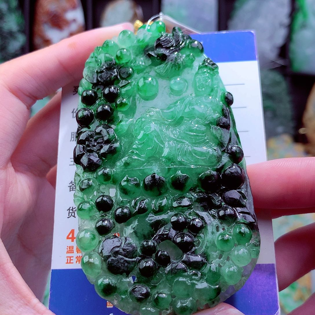 翡翠未镶嵌颈饰挂件