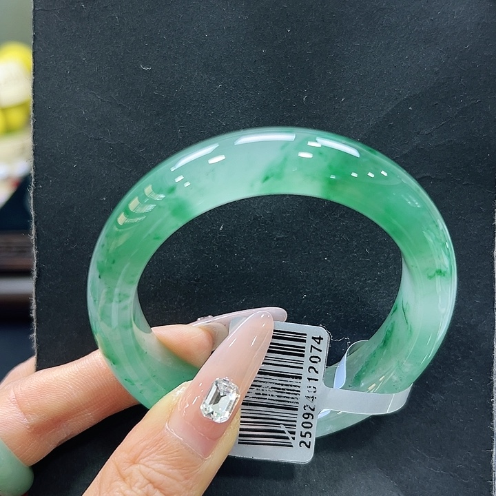 石英质玉（非洲翠）未镶嵌手镯62-63