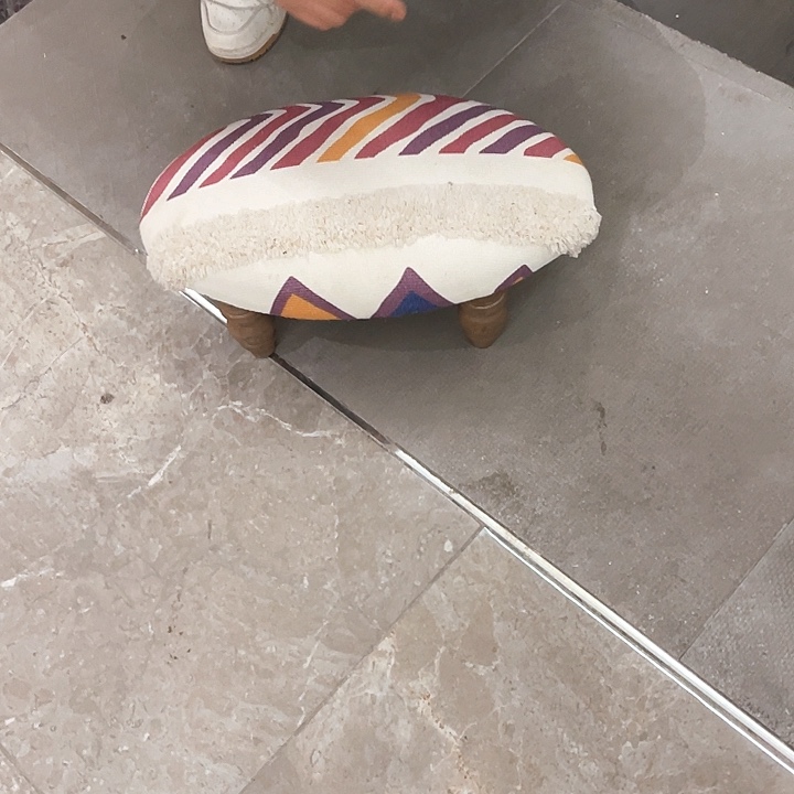 皮革小凳子jfdhh