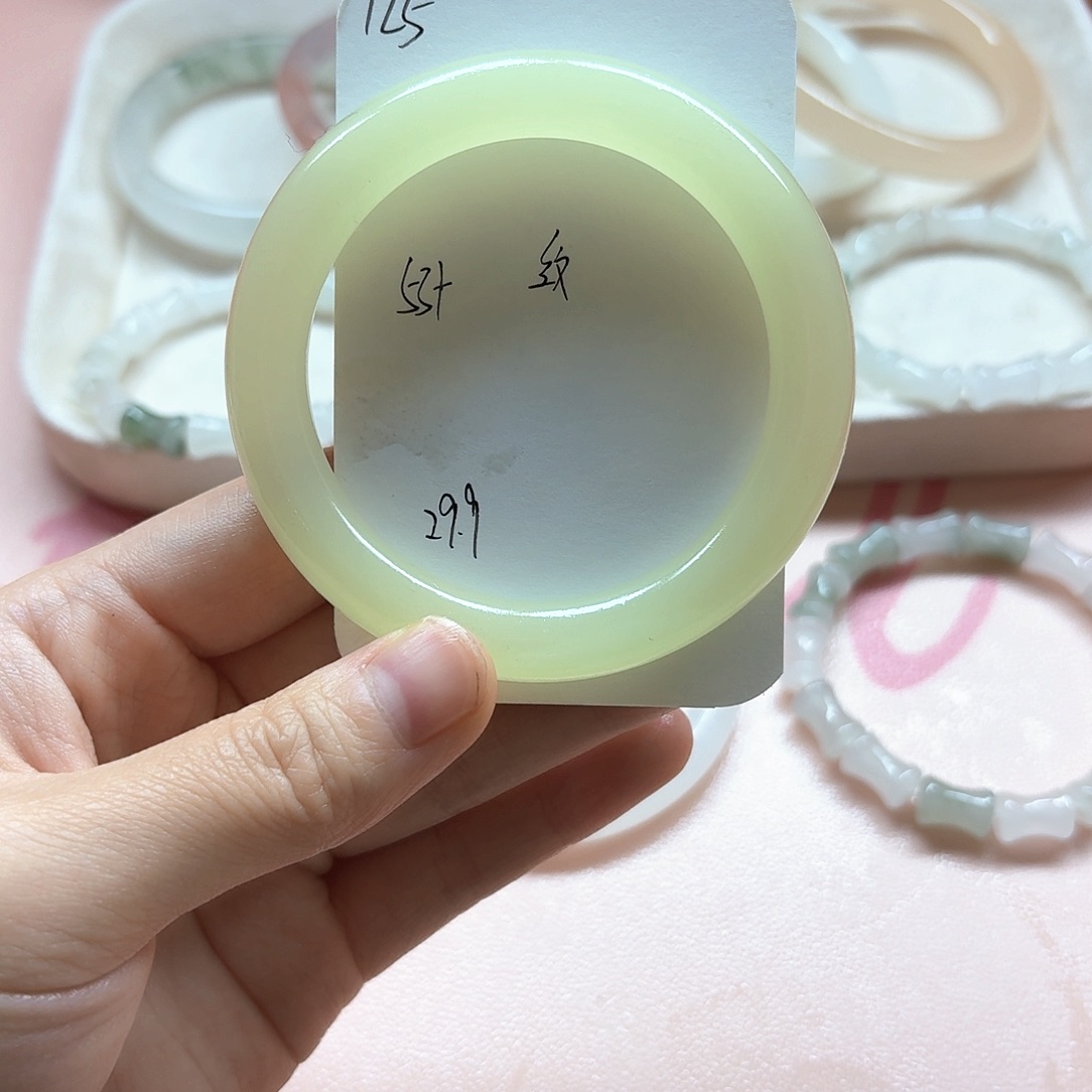 石英质玉未镶嵌手镯125