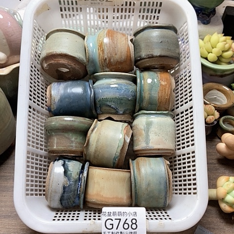 紫砂花盆768微瑕品口径3到4左右