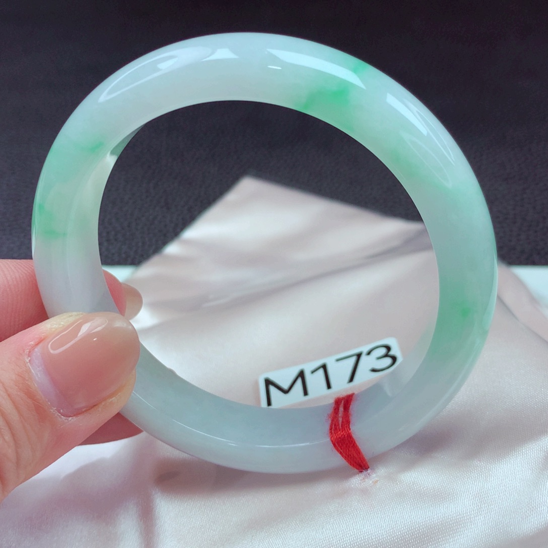 翡翠手镯未镶嵌手镯88