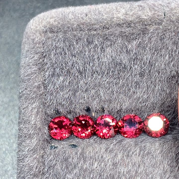 未镶嵌裸石石榴石3克拉