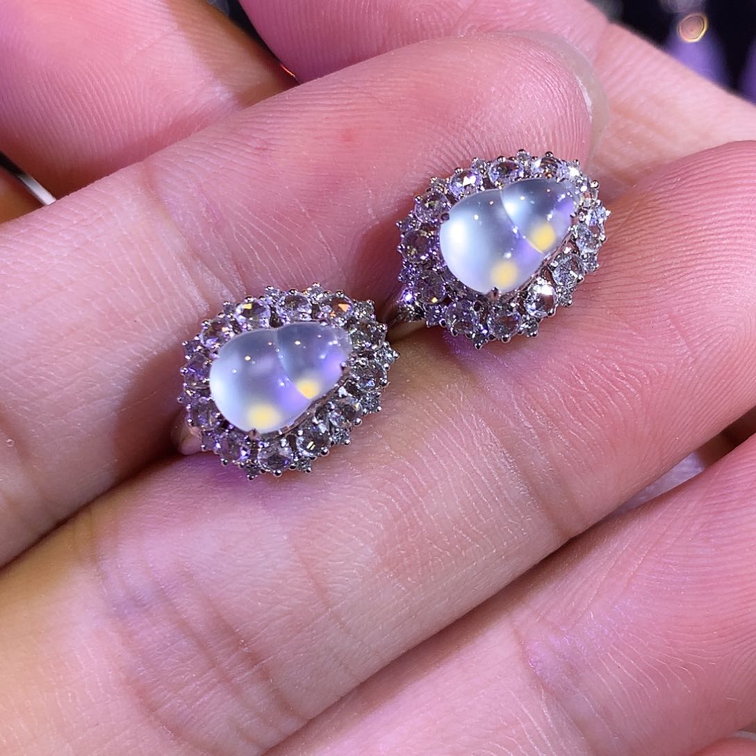 翡翠18K金镶嵌耳饰玻璃种极光白葫芦耳包