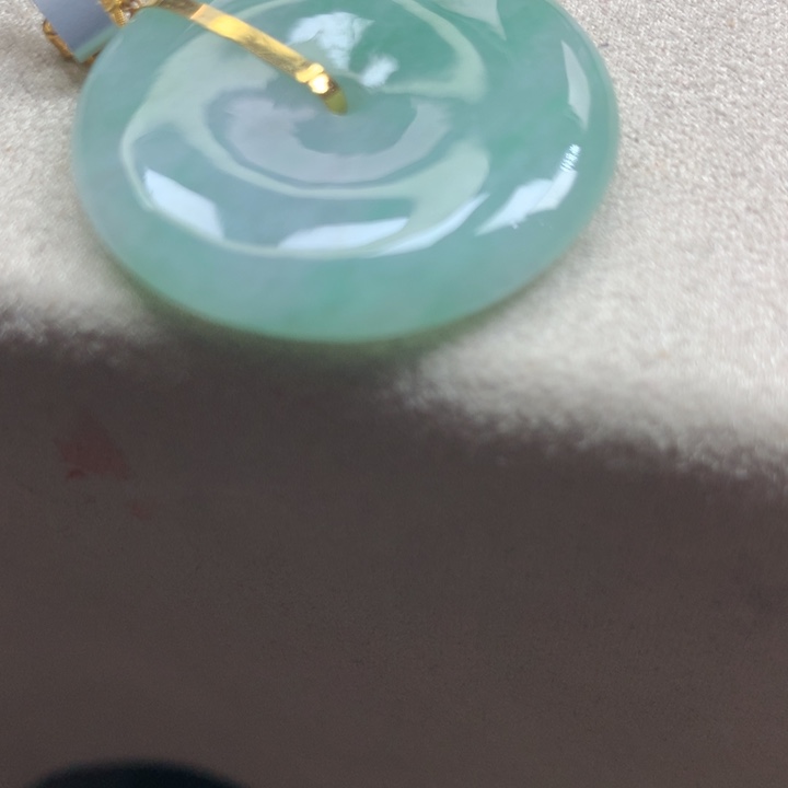 翡翠颈饰18K金镶嵌吊坠