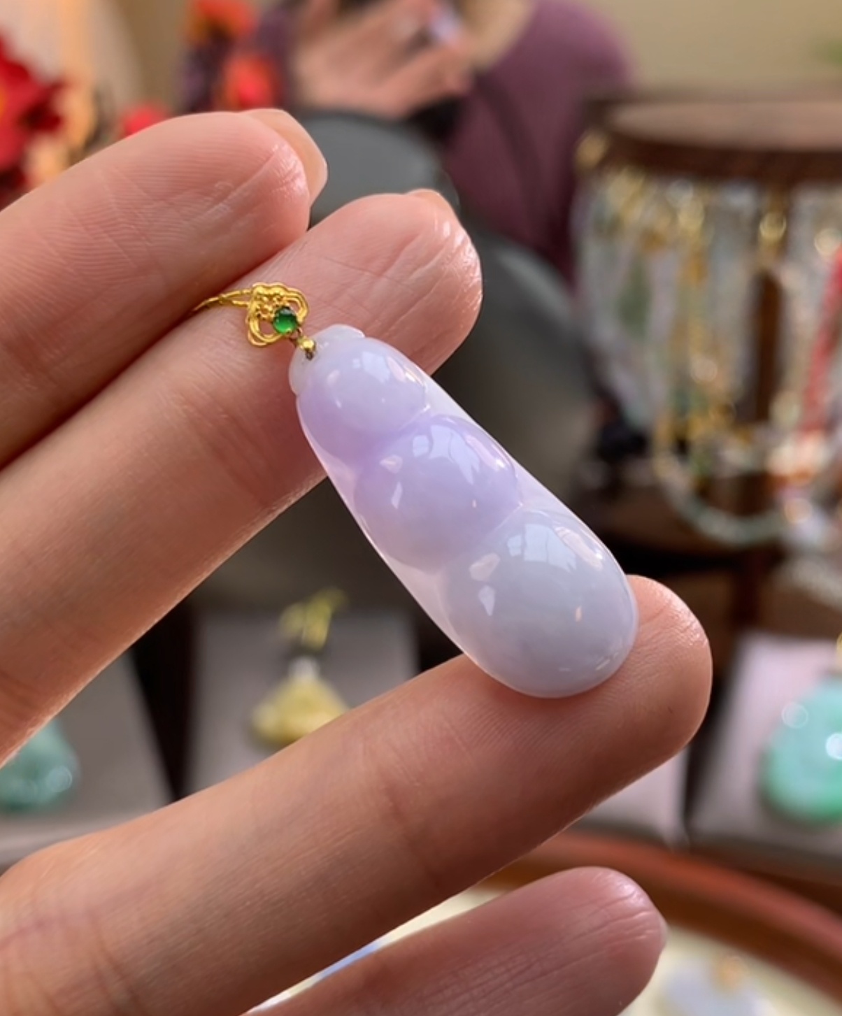 天然A货翡翠吊坠
