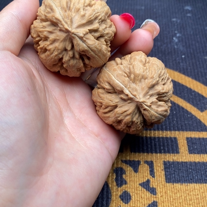 如***号文玩核桃吊坠霸王龙