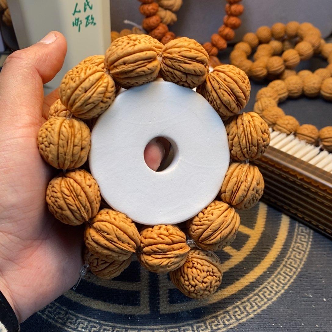 桃核吊坠龙鳞王桃核手串23尺寸新年价格