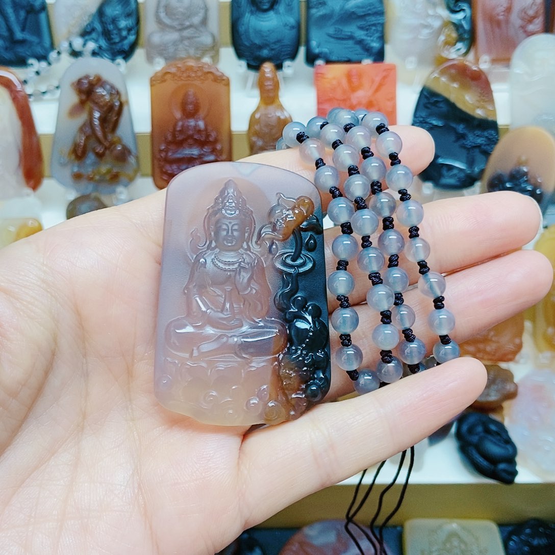 玛瑙/玉髓颈饰未镶嵌