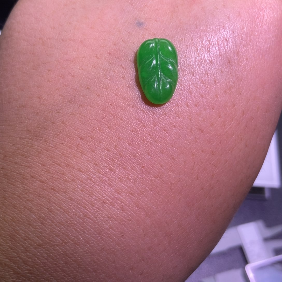 翡翠未镶嵌颈饰吊坠