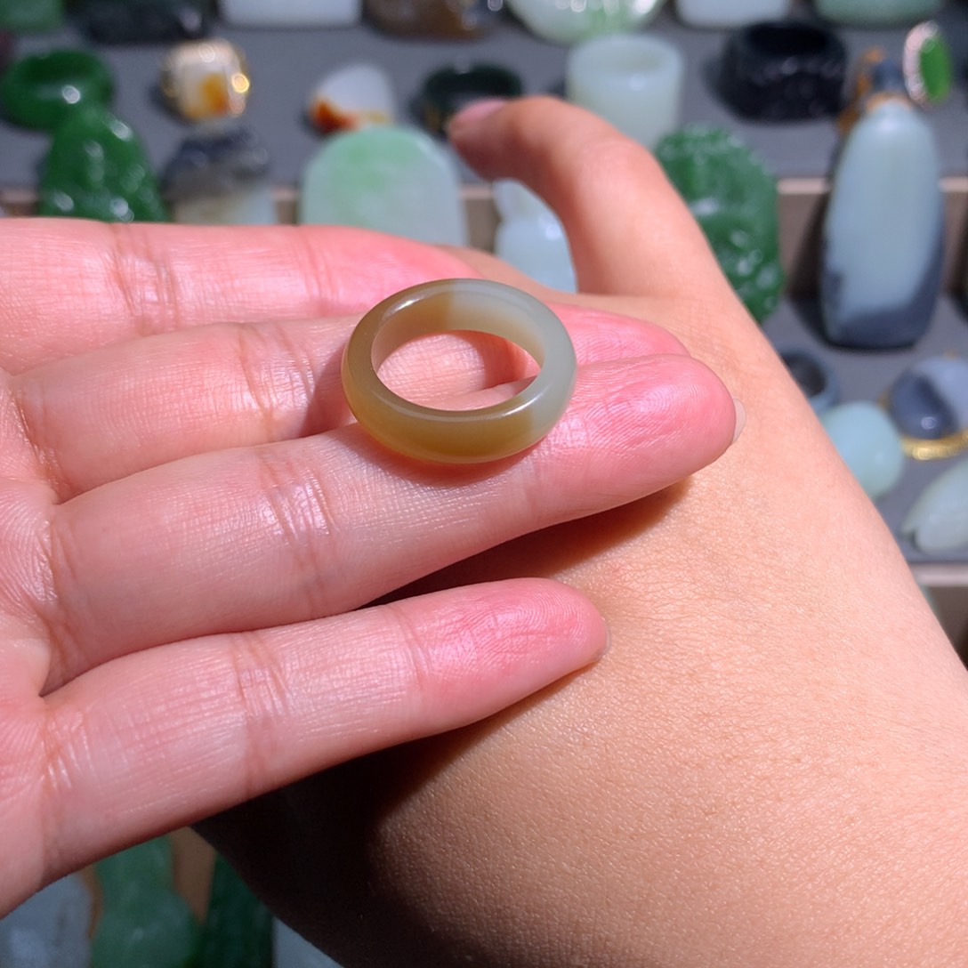 和田玉戒指未镶嵌