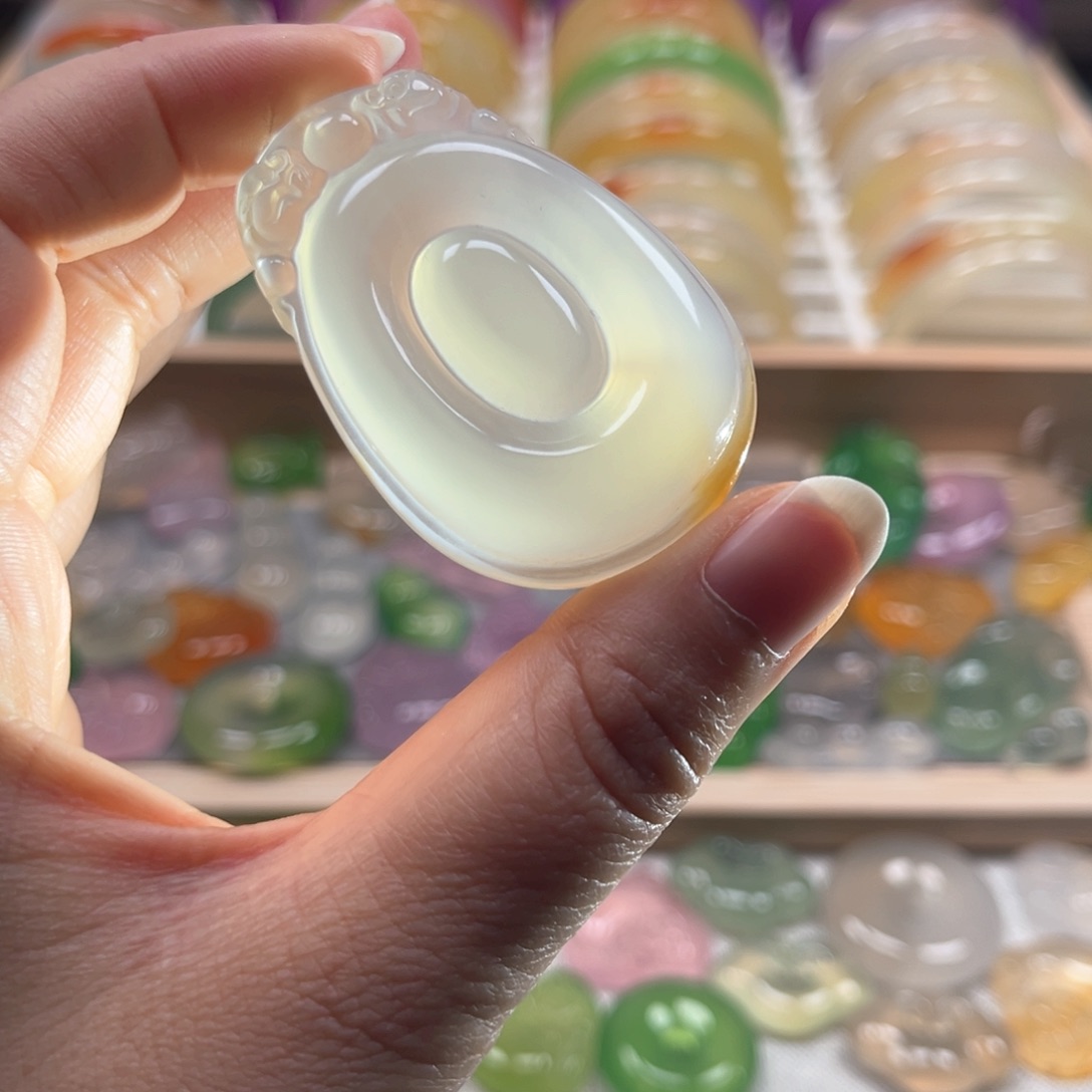 玛瑙/玉髓手镯未镶嵌1