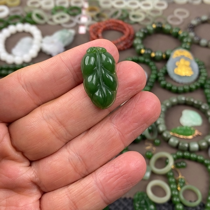 和田玉吊坠(不含链)未镶嵌穿*