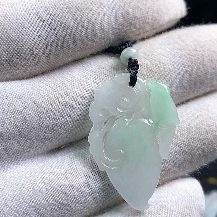 翡翠颈饰未镶嵌吊坠